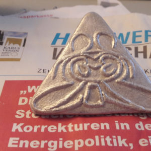 "Basteln mit Worbla, Moosgummi und Acrylfarbe" Behind the Scenes in Düren - für das Assassins Creed Shooting. | Bild: LS Photographie - Sebastian Lehmann